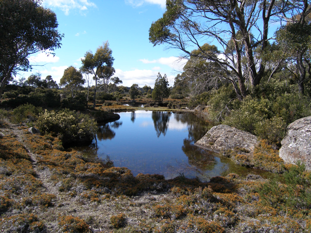 5BernesValleyTarn.png