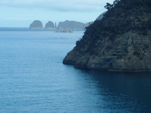 waterfallbay02.jpg