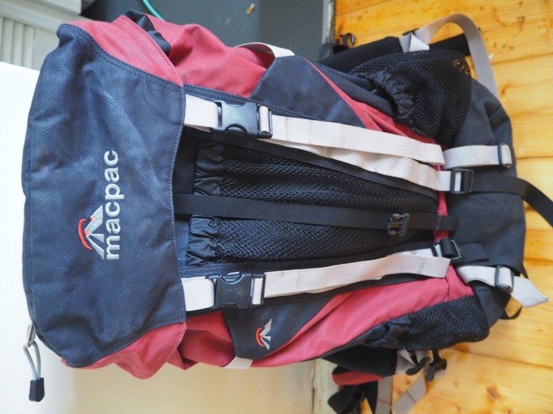 macpac daypack front.jpg