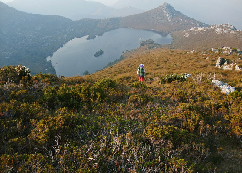 descending to un-named tarns.jpg